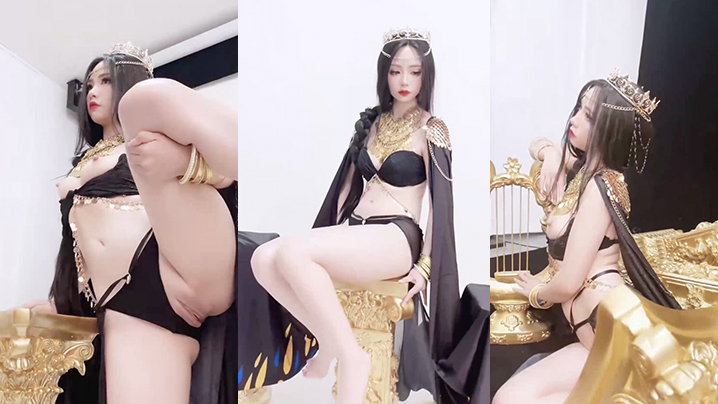 极品美女准备化妆进场